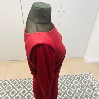 Vestido burdeos elegante manga larga