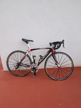 Bicicleta de carretera carbono kuota