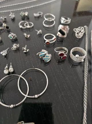 Joyería de plata con piedras