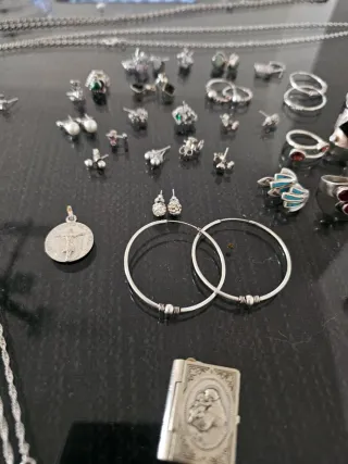 Joyería de plata con piedras