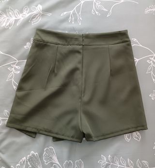 Falda-pantalón UNNA verde caqui. Talla M.