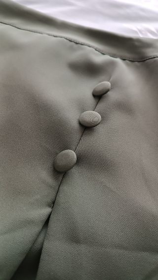 Falda-pantalón UNNA verde caqui. Talla M.