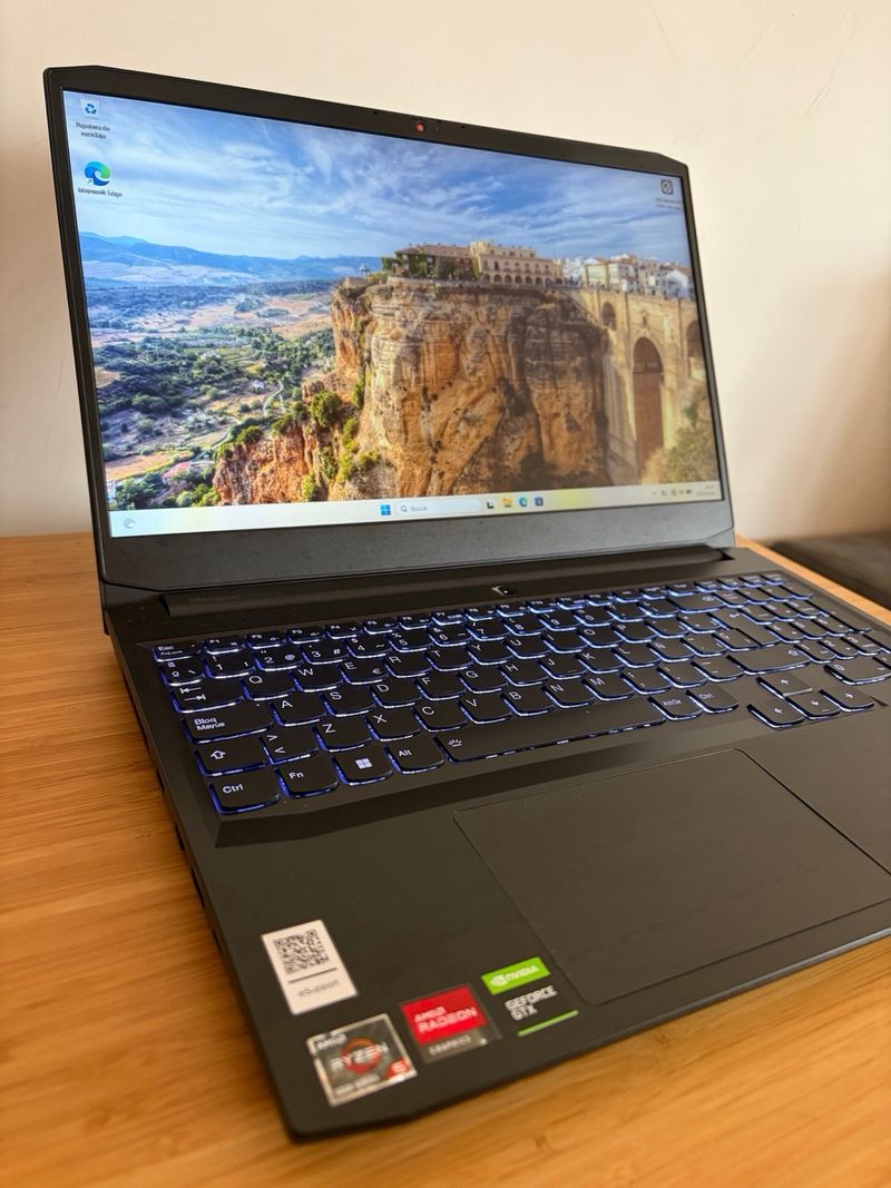 PORTÁTIL GAMING LENOVO IDEAPAD 3 IMPECABLE afbeelding 2