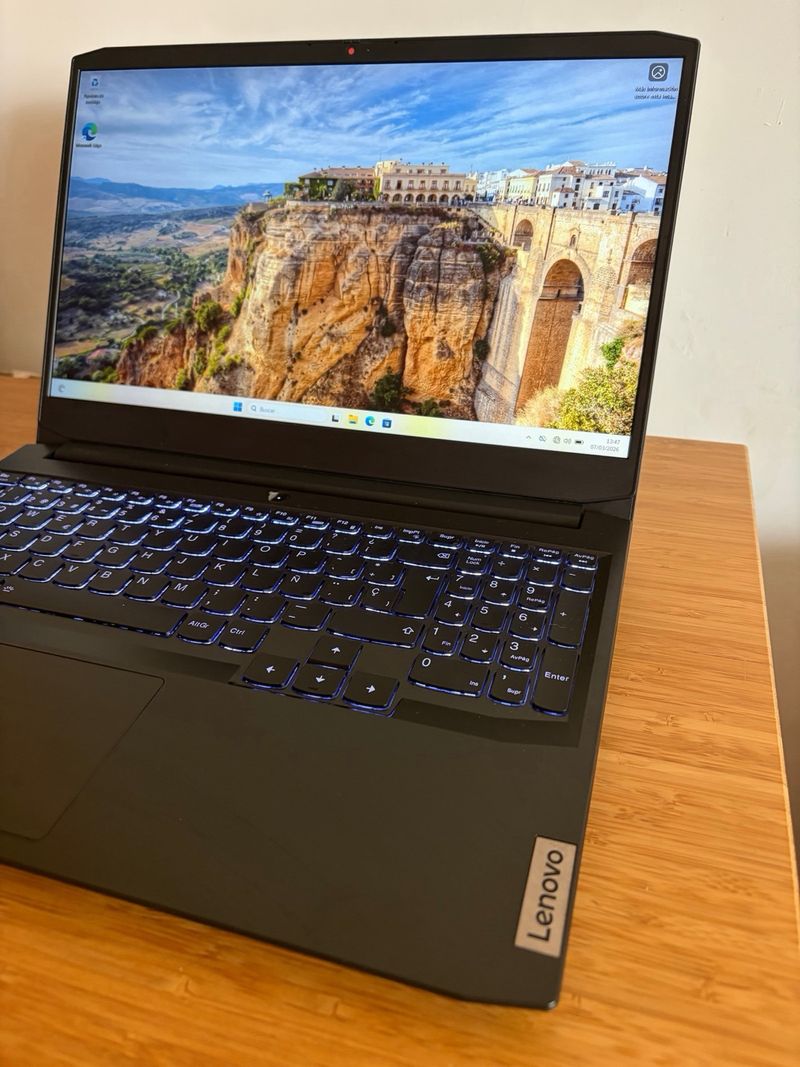 PORTÁTIL GAMING LENOVO IDEAPAD 3 IMPECABLE afbeelding 3
