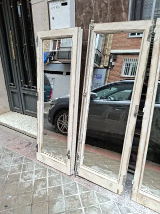Conjunto de 3 ventanas antiguas con espejo