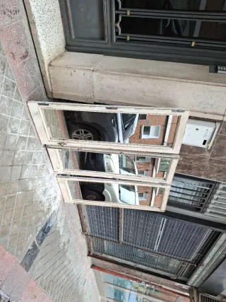 Conjunto de 3 ventanas antiguas con espejo