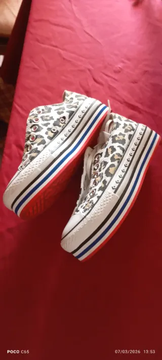 Zapatillas con estampado de leopardo