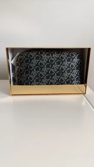 Neceser Michael Kors Negro y plata