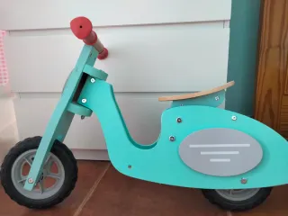Moto de madera sin pedales para niños