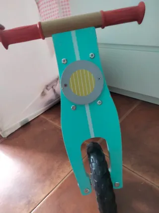 Moto de madera sin pedales para niños