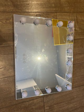 Espejo de pared nuevo