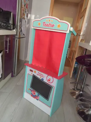 Puesto de mercado y teatro titeres infantil
