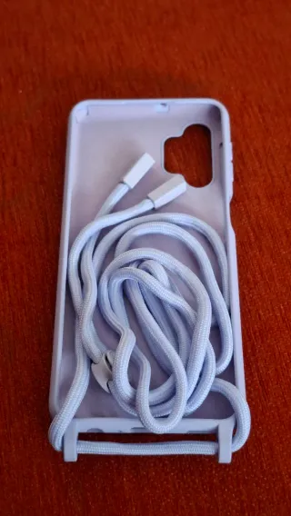 Funda Samsung Galaxy A32 5G con cuerda morada