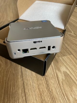 Mini PC da scrivania in ottime condizioni.