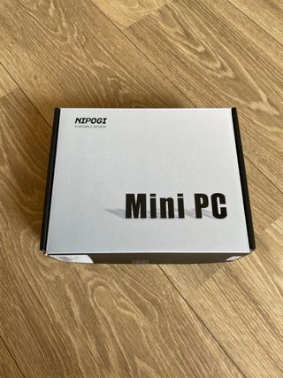 Mini PC da scrivania in ottime condizioni.