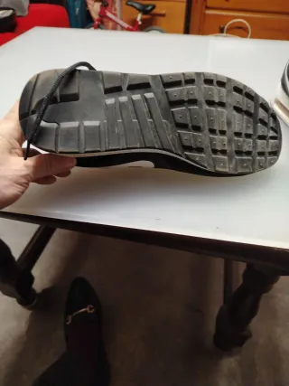 Zapatillas Nike Talla 42 Negras y Rojas