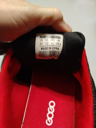 Zapatillas Nike Talla 42 Negras y Rojas