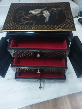 Joyero Oriental Negro y Dorado