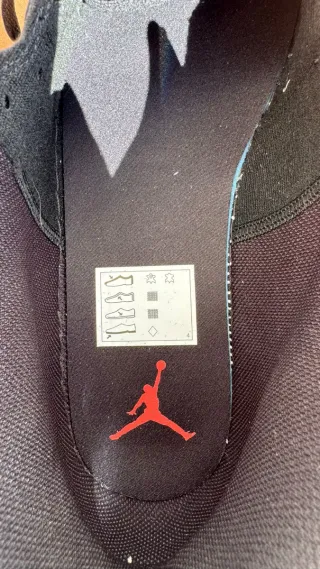 Nike Jordan 1 Mid Negro y Marrón