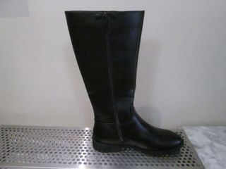 BOTAS ALTAS DE COLOR NEGRO NUMERO 37 MARCA TEX