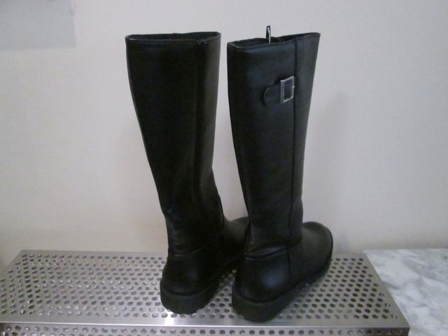 BOTAS ALTAS DE COLOR NEGRO NUMERO 37 MARCA TEX