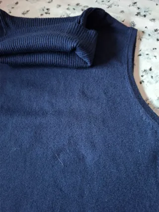 Jersey punto ligero cuello alto azul