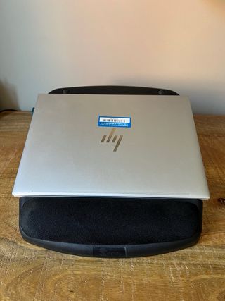 Soporte para portátil STEY con ventilador