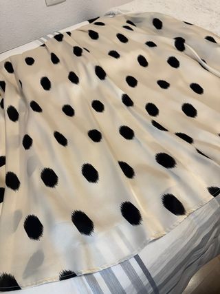 Vestido lunares blanco y negro