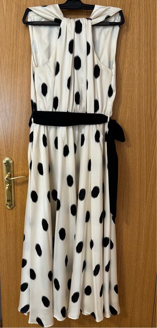 Vestido lunares blanco y negro