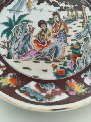 Plato decorativo japonés filo dorado relieve