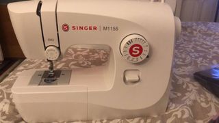 Máquina de coser Singer M1155
