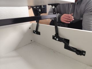 Mesa abatible blanca. Lunes 9/03 ultimo dia