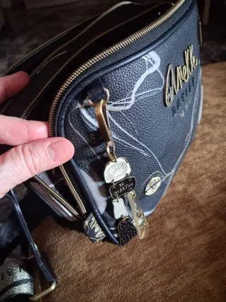 Bolso Anekke Negro y Dorado