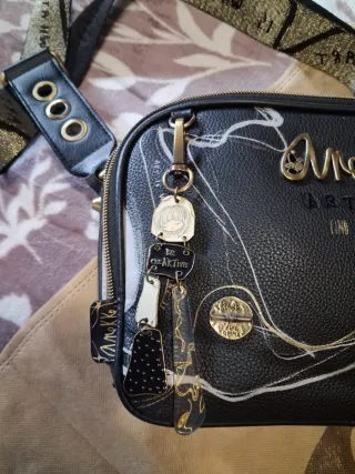 Bolso Anekke Negro y Dorado