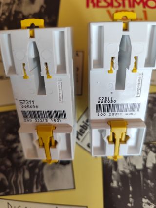 3x Diferencial 25A y un auto de 16 Schneider