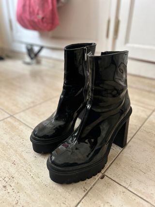 Botas tacón alto charol negras