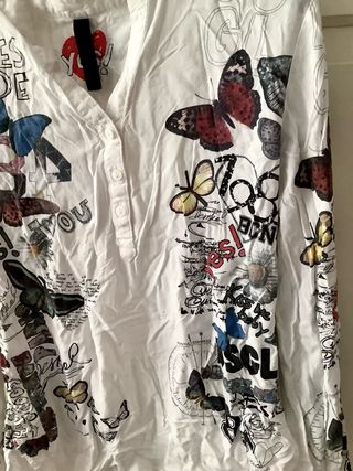 REGALO camicetta Desigual tg. S farfalle scritte S