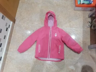 Chaqueta rosa niña con capucha
