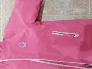 Chaqueta rosa niña con capucha