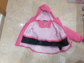 Chaqueta rosa niña con capucha