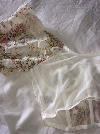 Blusa floral manga abullonada