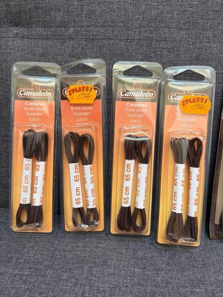 Cordones nuevos para zapatos