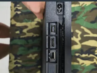 PS4 (PlayStation 4) Nera