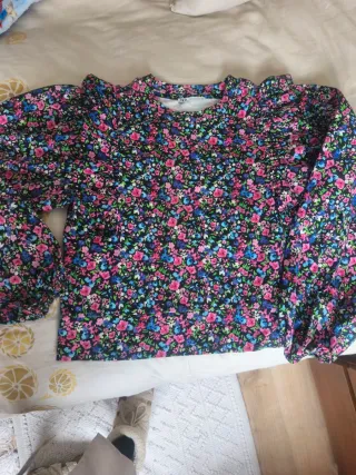 Sudadera Zara volantes floral S