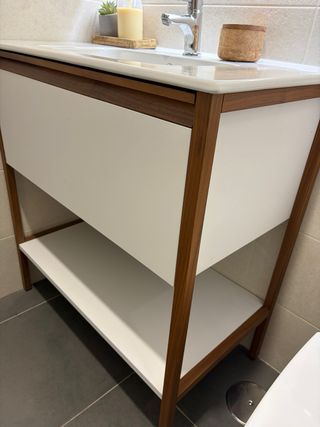 Mueble de baño y espejo