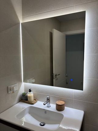 Mueble de baño y espejo