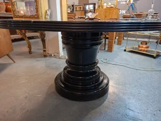 Mesa redonda lacada negra