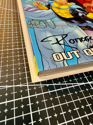 Comic USA Invincible Vol.9 firma de R. Ottley +COA