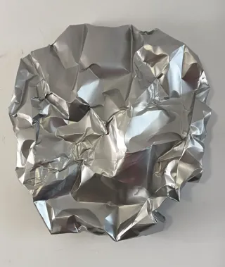 Scultura da parete in alluminio