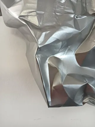 Scultura da parete in alluminio